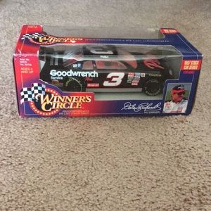 1/24 Dale Earnhardt Winners Circle